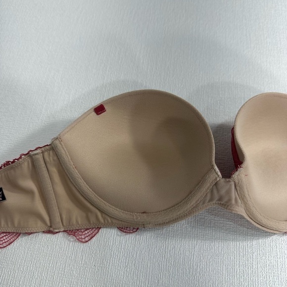 Victoria’s Secret very sexy multi-way strapless bra size 32C - Picture 4 of 7